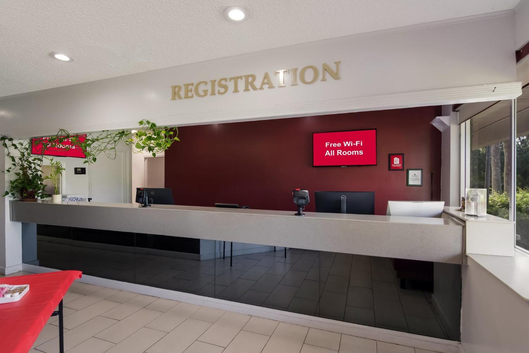 Hometowne Studios By Red Roof Vero Beach - I-95 Екстер'єр фото
